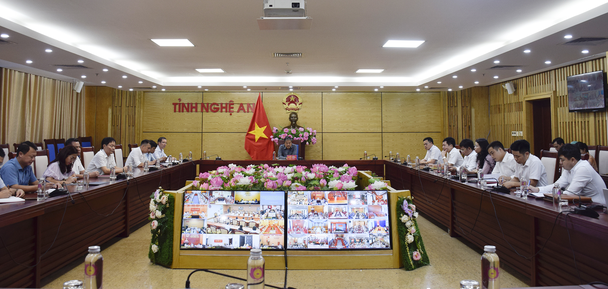 Anh-tin-bai